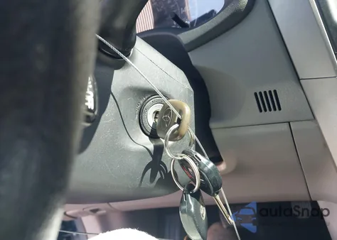 2013 Toyota Corolla Le z USA, uszkodzony, nr VIN 5YFBU4EE2DP208661